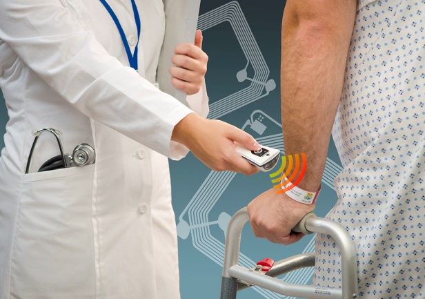 تکنولوژی RFID چگونه به مراقبت از بیماران کمک می‌کند؟