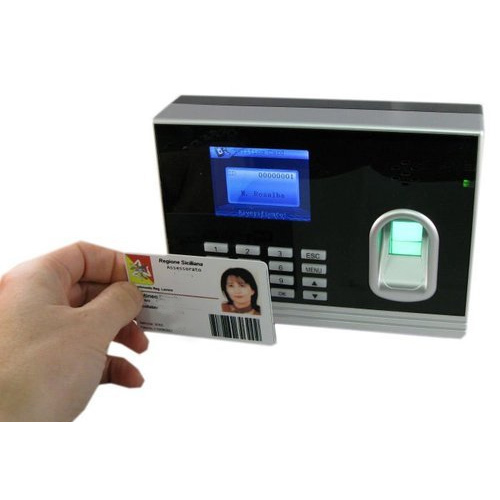 نرم افزار حضور و غیاب کارتی