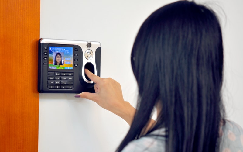 قفل دیجیتال اثر انگشتی چگونه عمل میکند؟